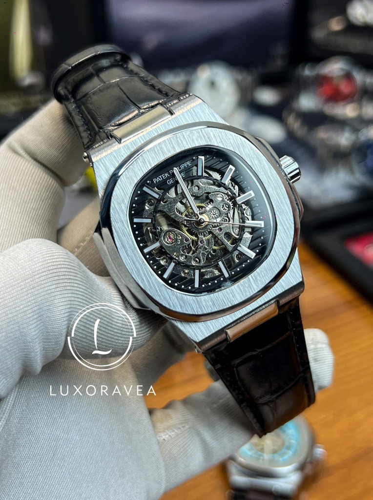 Patek Philippe Nautilus Automatic — Belt